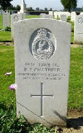 CHATFIELD, Frank Reginald Jones 1895-1916 grave.jpg